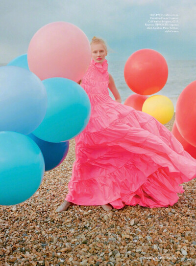 【杂志大片】Harper's Bazaar UK June 2019. 英国芭莎六月刊-“Sea of Tanquality” 高定服饰专题, 柔美色彩, 浪漫海边... 梦幻少女调. 摄影: Agata Pospieszynska. ​​​