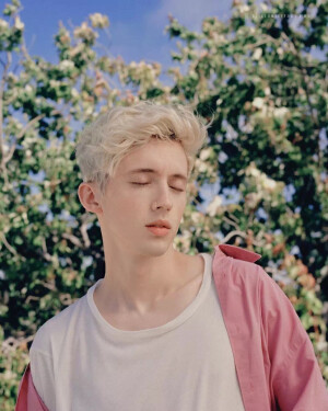 TROYE！