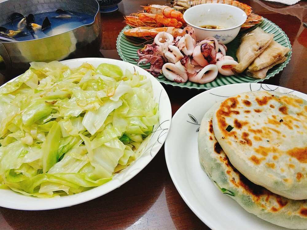 茴香肉丁馅饼 韭菜盒子