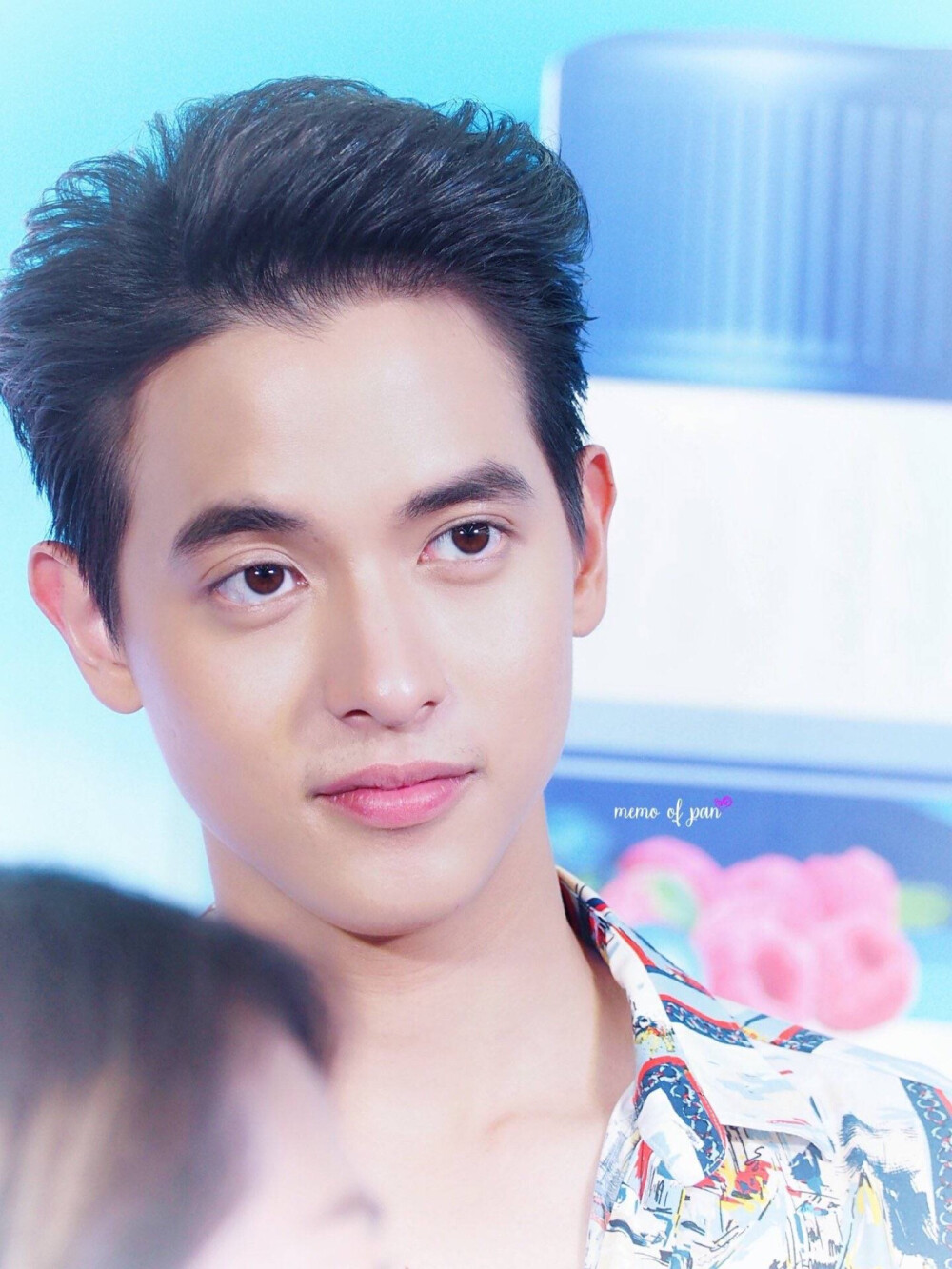 James jirayu_向美色低头