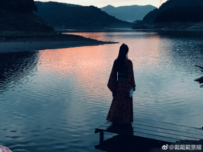 戴戴戴景耀