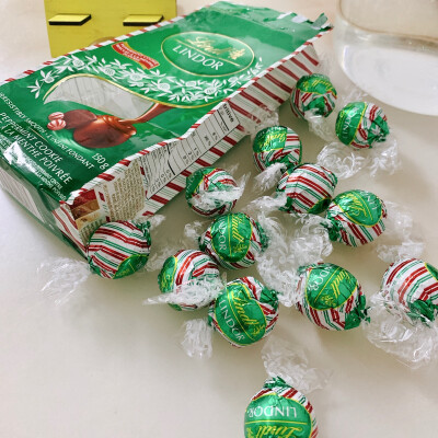 【日常小零食】Lindt瑞士莲lindor软心巧克力球 薄荷味