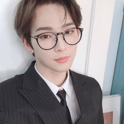 ONEUS 金建学/LEE DO
cr.official_oneus