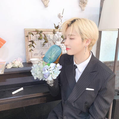 ONEUS 李抒澔/SEO HO
cr.official_oneus