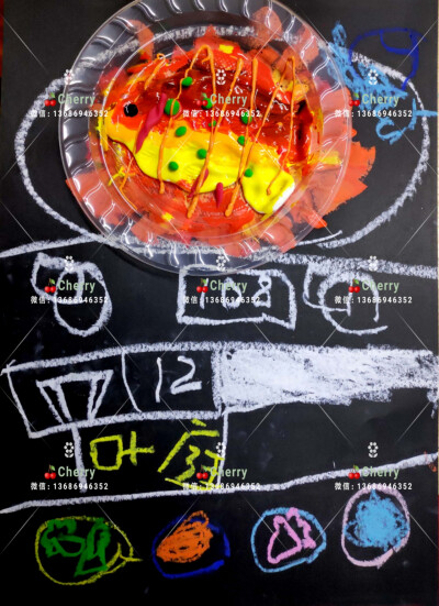 Cherry- 盐光美术
分享一组“红烧鱼”来啦
适合3-6岁的孩子
材料：黑色卡纸、重彩棒、一次性盘子、双面胶、水粉颜料、画笔、超轻粘土
这个课题以手工为主，小孩子非常喜欢玩这个鱼呢（*/∇＼*）
插画 水彩 色彩 田…