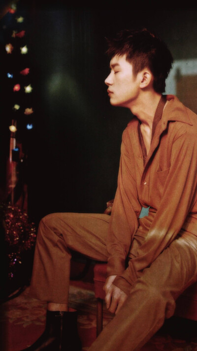 tfboys 易烊千玺
cr微博 具体见水印 侵权删