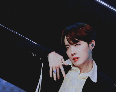 郑号锡 jhope 
