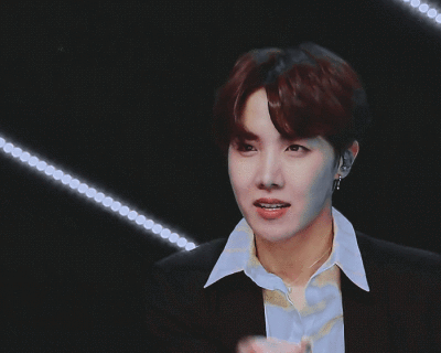 郑号锡 jhope 