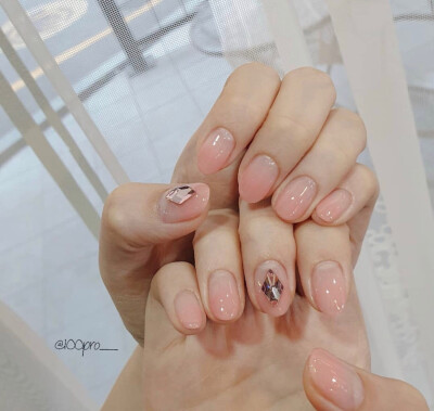 nail