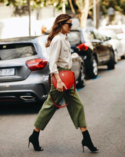 BY爱喝可乐的古娜小姐