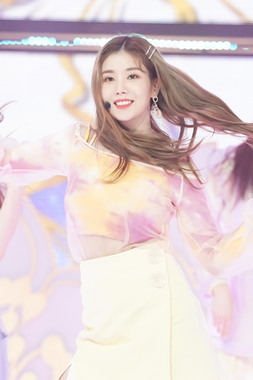 韩国女团izone权恩妃高清手机壁纸