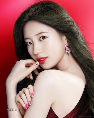 裴秀智  Suzy  cr：suzymoment94