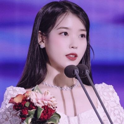 IU 二传注明许纪
二改©鱼