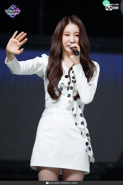 izone/李彩演/李彩燕/李彩讌/小羽毛/chaeyeon/IZ*ONE
