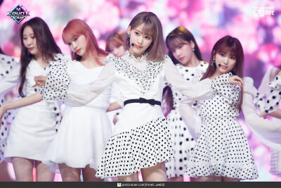 izone/宮脇咲良/宫脇咲良/sakura/小亮/小樱花/樱花/gura/老宮/kkura/撒库拉/傻哭啦/saku酱/陈亮/kura/IZ*ONE
