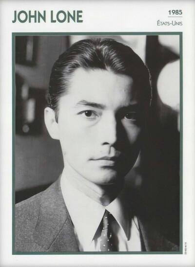 龙年 1985
Joey Tai｜尊龙（33岁）