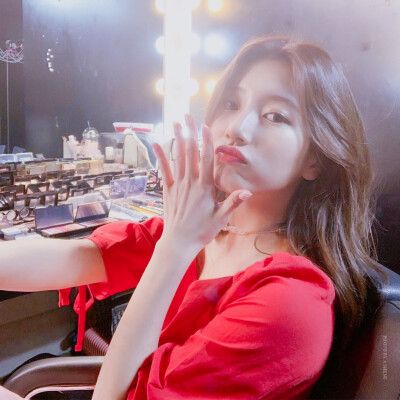 裴秀智 Suzy 