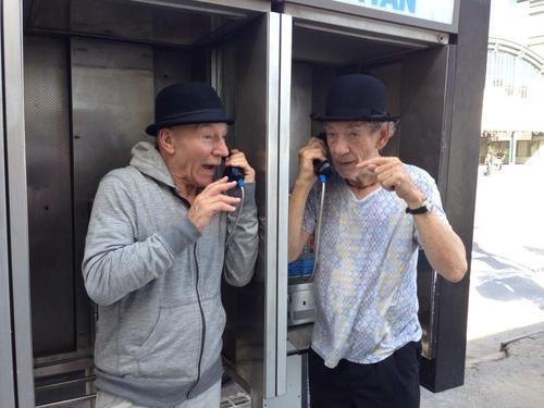 #X战警#背后的故事~ #Patrick Stewart# & #Ian Mckellen# 发糖？老年组根本不需要官方，爷爷们实在是太可爱啦