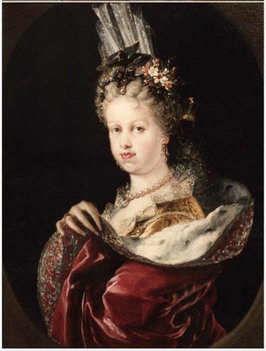 西班牙国王腓力五世的首任妻子，萨伏依的玛丽亚·路易莎。虽然她一生短暂，却留下了很多画像。这位活泼的女子热衷于各种娱乐，其中就包括打扮，所以我们能看到她那一套又一套绚丽至极的华服。十八世纪初的奢靡风尚在她身上体现得可谓淋漓尽致。 ​​​