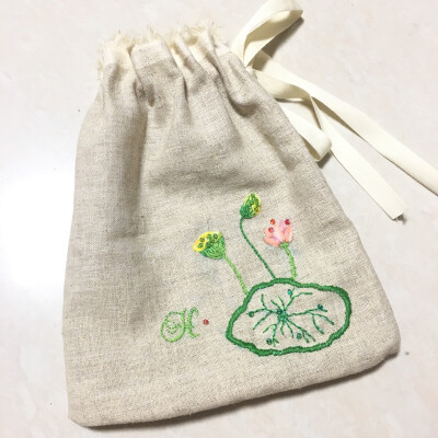 手绣荷包（荷花）