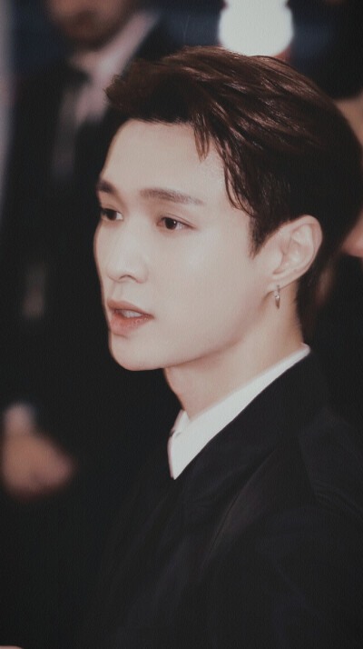 张艺兴 cr：甜酒SWEETWINE