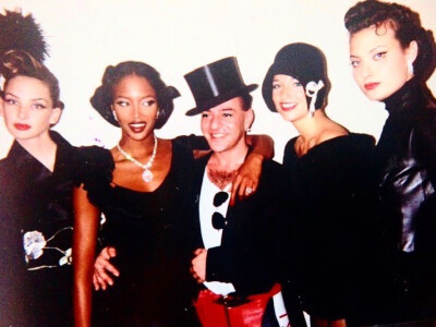 Naomi Campbell, John Galliano, Pascale Bourbeau , Shalom Harlow 