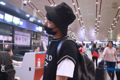 190513 PEK✈️
cr:微博@杨非同Nemo全球后援站