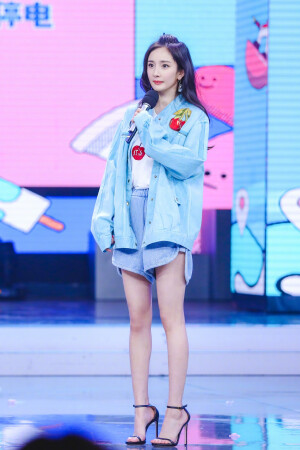 〖女明星服饰〗