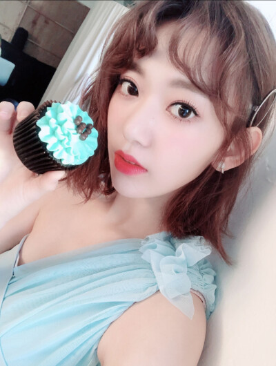 izone/宮脇咲良/宫脇咲良/sakura/小亮/小樱花/樱花/gura/kkura/撒库拉/saku酱/39/kura/IZ*ONE
