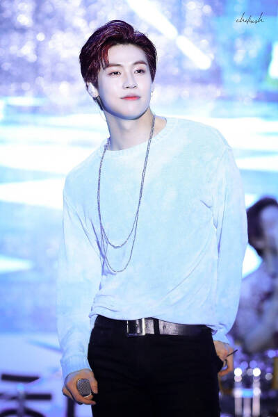 NFLYING 李承协
cr. logo