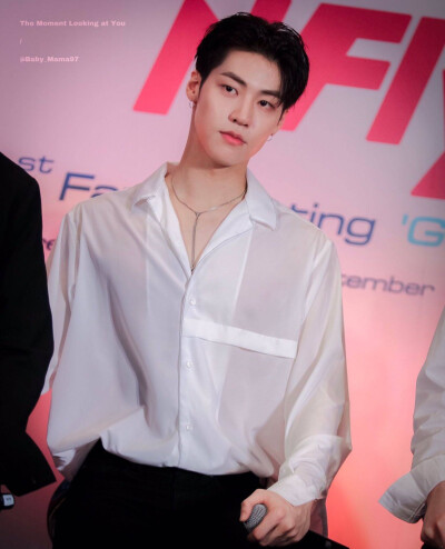 NFLYING 李承协
cr. logo