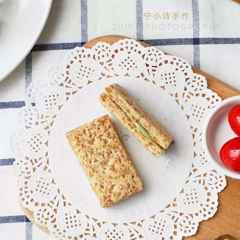 Hello，你好，我是爱做食品的甜品师宁小诗，很高兴认识你！
我是一个偏执狂，执意要做纯手工，无添加的美食！
欢迎关注[调皮]