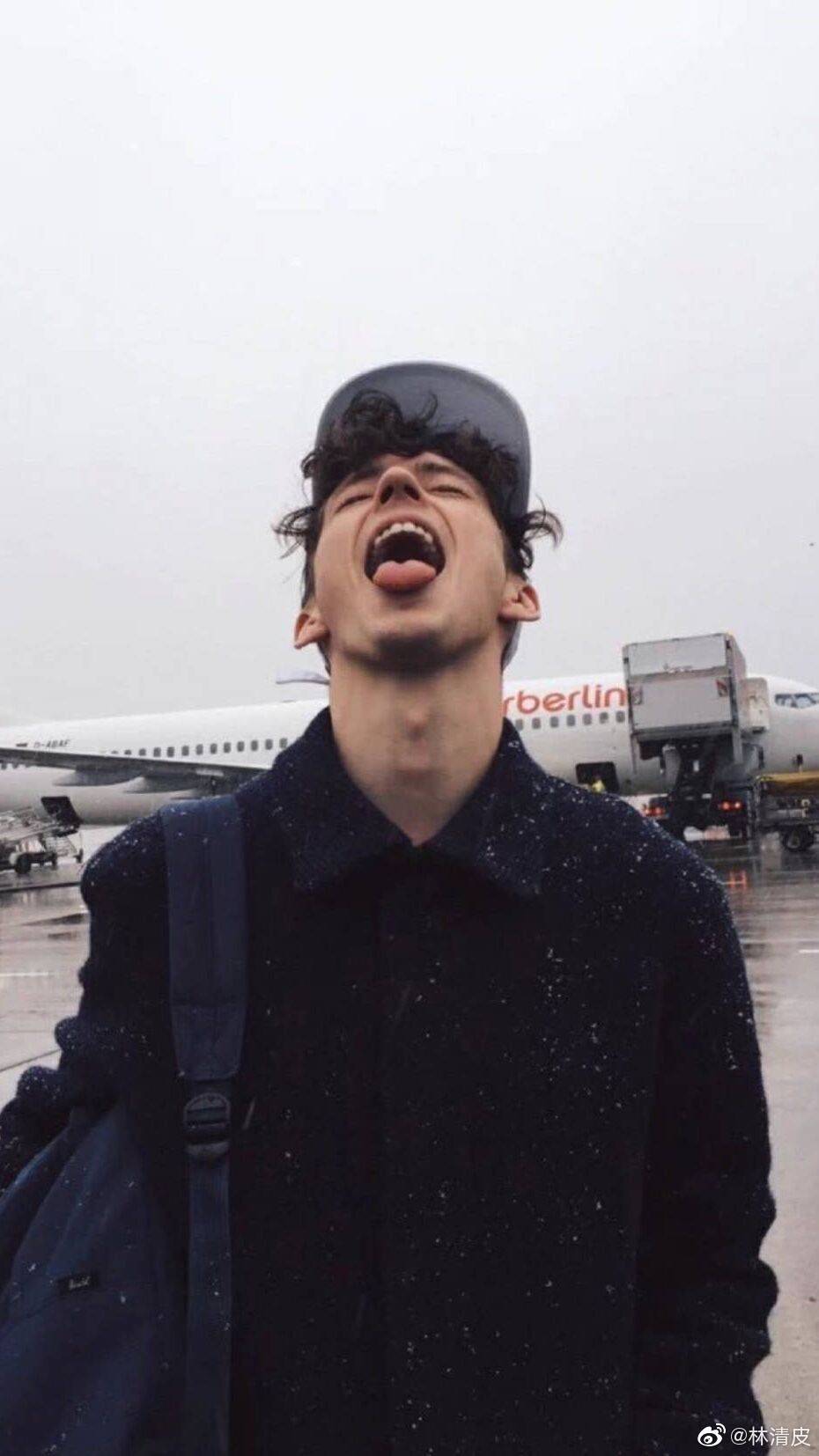 Troye Sivan
戳爷