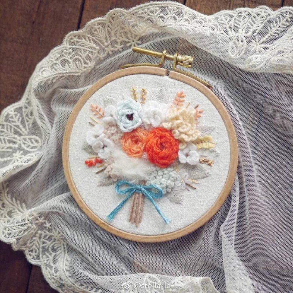 #刺绣植物墙#
手工带来的温暖
ins：girls.embroidery ​​​