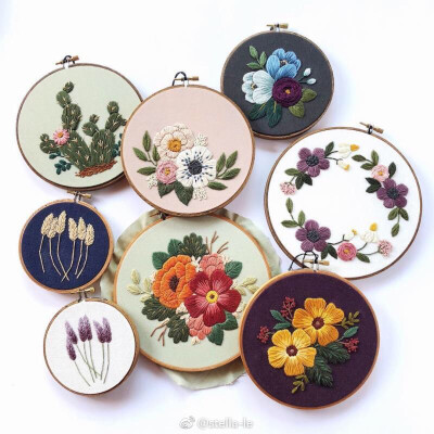 繁花似锦
ins：floralsandflossembroidery
#刺绣植物墙# ​​​