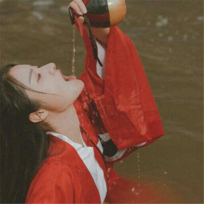 下次我多弄点壁纸，最后一张图嘿嘿(ꐦ°᷄д°᷅)咱也不敢问啊