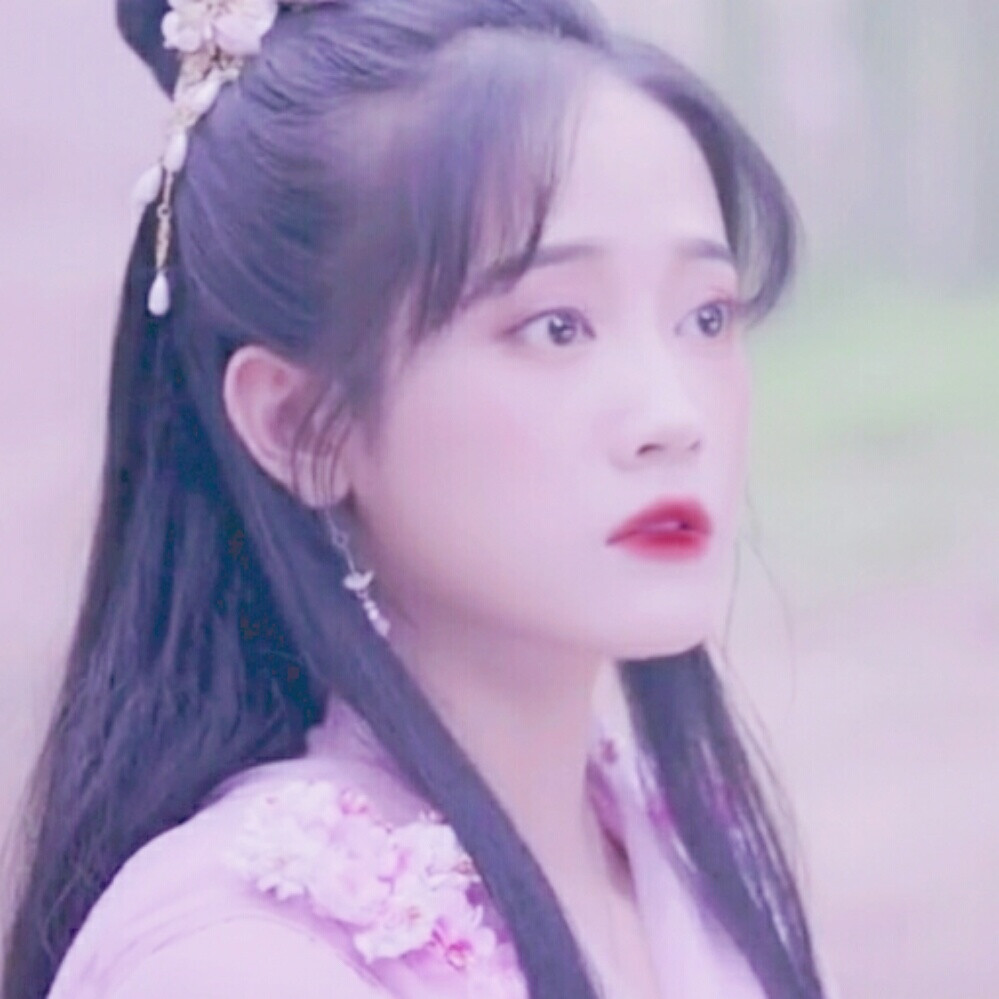 《绝世千金》
〈郑湫泓-古风头像〉
二传请dt.朝歌