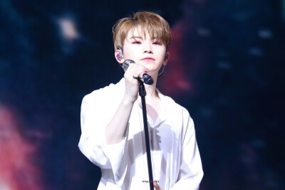 seventeen
Woozi
李知勋
乌鸡