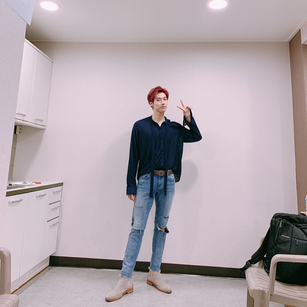 NFLYING 李承协
cr. Logo