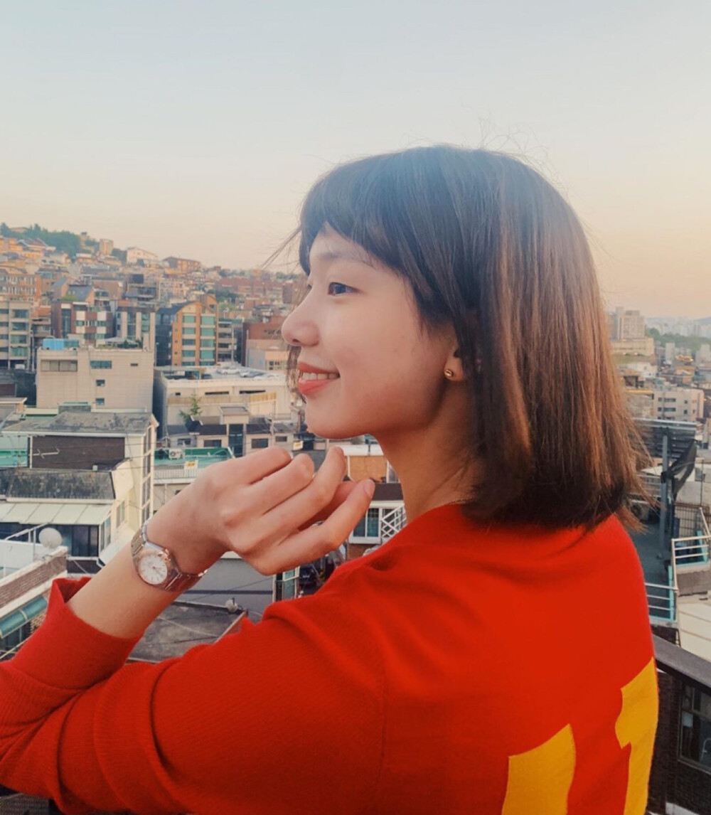 fashion model in korea holly lee 李皓京