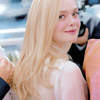 艾丽·范宁
Elle·fanning