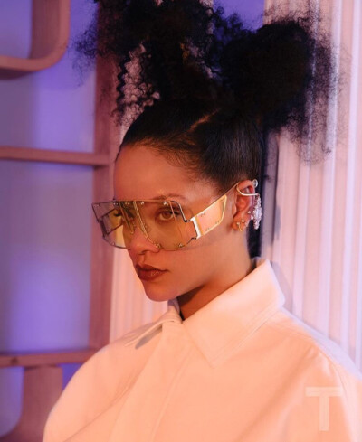 Rihanna 蕾哈娜