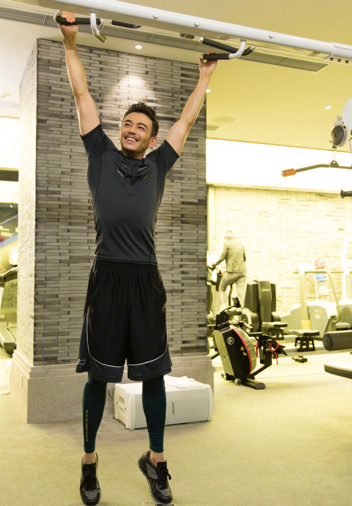 杨烁《欢乐颂2》小包总