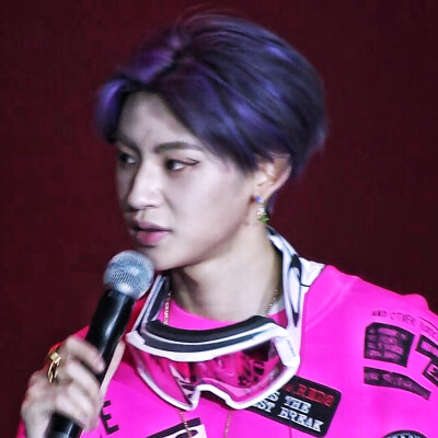 “你迷人的眼神 成为冠军候选人”