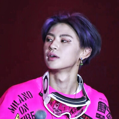 “你迷人的眼神 成为冠军候选人”