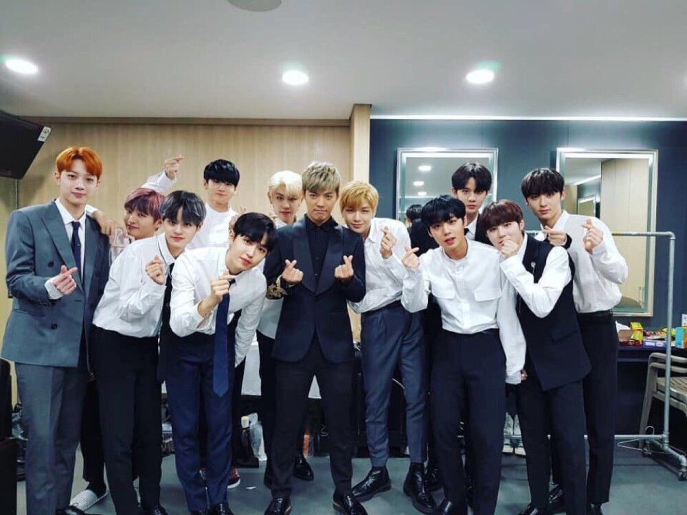 wannaone/