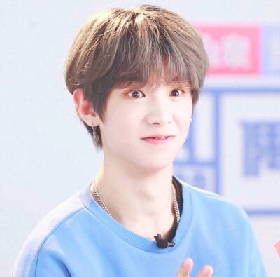 黄明昊