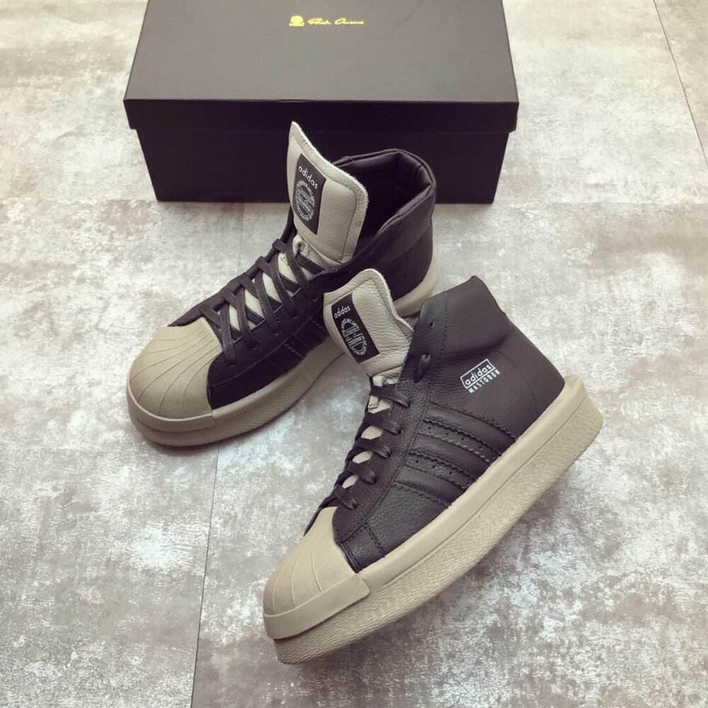 Rick Owens x Adidas Mastodon Pro Model Ro Pearl联名款瑞克欧文斯哥特风厚底低帮贝壳头系列潮流款将三叶草经典贝壳头的款式和Ro高街品牌的风格组合形成-种最新的穿搭风格面皮采用优质甩纹小牛皮内里进口绵羊皮质感细腻柔软舒适