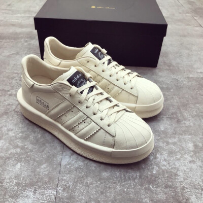 Rick Owens x Adidas Mastodon Pro Model Ro Pearl联名款瑞克欧文斯哥特风厚底低帮贝壳头系列潮流款将三叶草经典贝壳头的款式和Ro高街品牌的风格组合形成-种最新的穿搭风格面皮采用优质甩纹小牛皮内里进口绵羊皮质感…