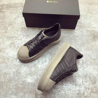 Rick Owens x Adidas Mastodon Pro Model Ro Pearl联名款瑞克欧文斯哥特风厚底低帮贝壳头系列潮流款将三叶草经典贝壳头的款式和Ro高街品牌的风格组合形成-种最新的穿搭风格面皮采用优质甩纹小牛皮内里进口绵羊皮质感…